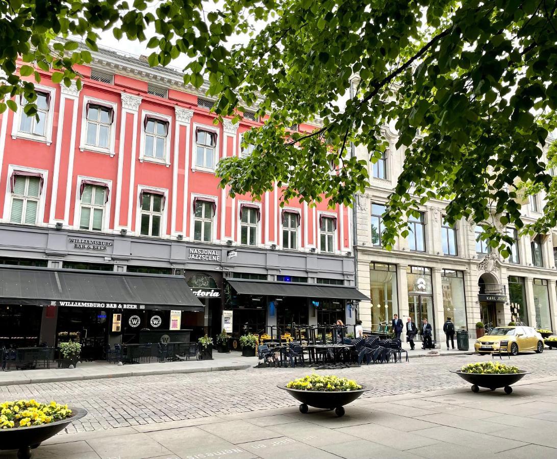Karl Johans Gate 35 *